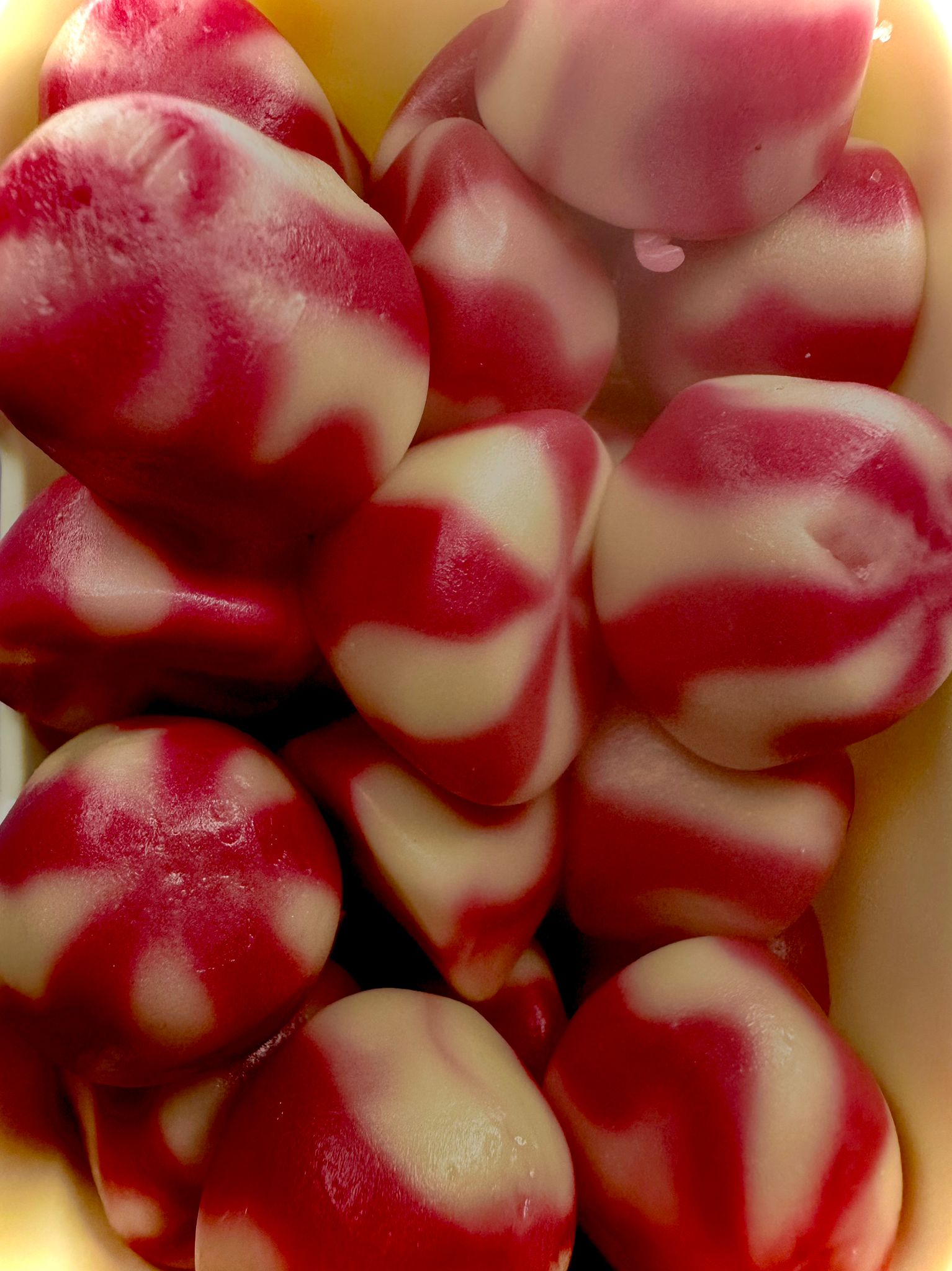 Strawberry Twist Kisses